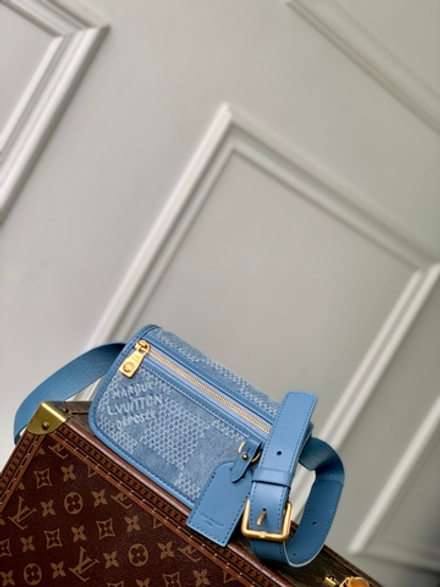 Louis Vuitton Bosphore Wearable Wallet