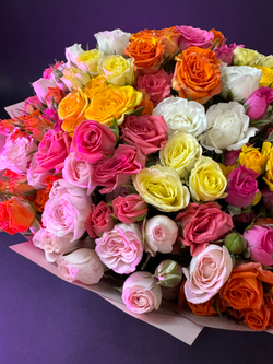 купить букет кустовых роз с бесплатной доставкой в москве