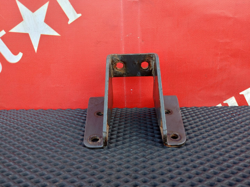 Кронштейн крыла заднего