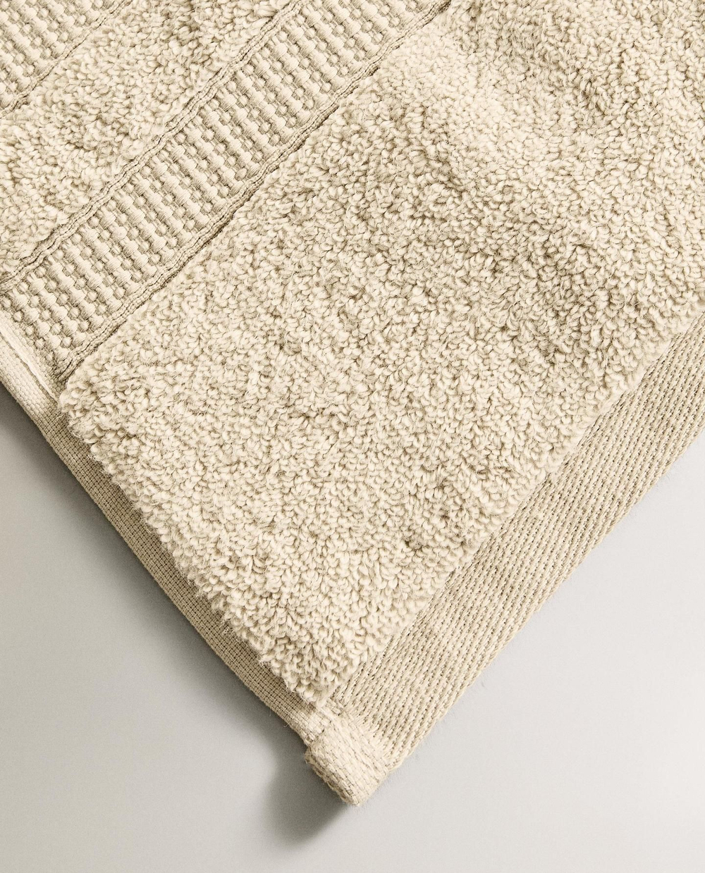 Zara Home - Очень мягкое двойное бордюрное банное полотенце, бежевый, 70х140 см