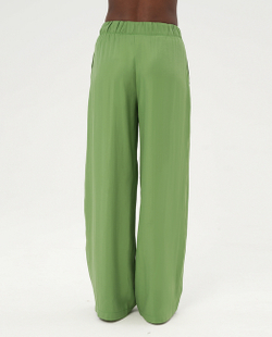 Широкие брюки с эластичным поясом из модала