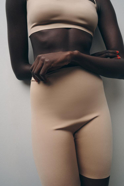 ZARА ШОРТЫ-ВЕЛОСИПЕДКИ ИЗ СМЕСОВОГО ПОЛИАМИДА, ТЕЛЕСНО-РОЗОВЫЙ