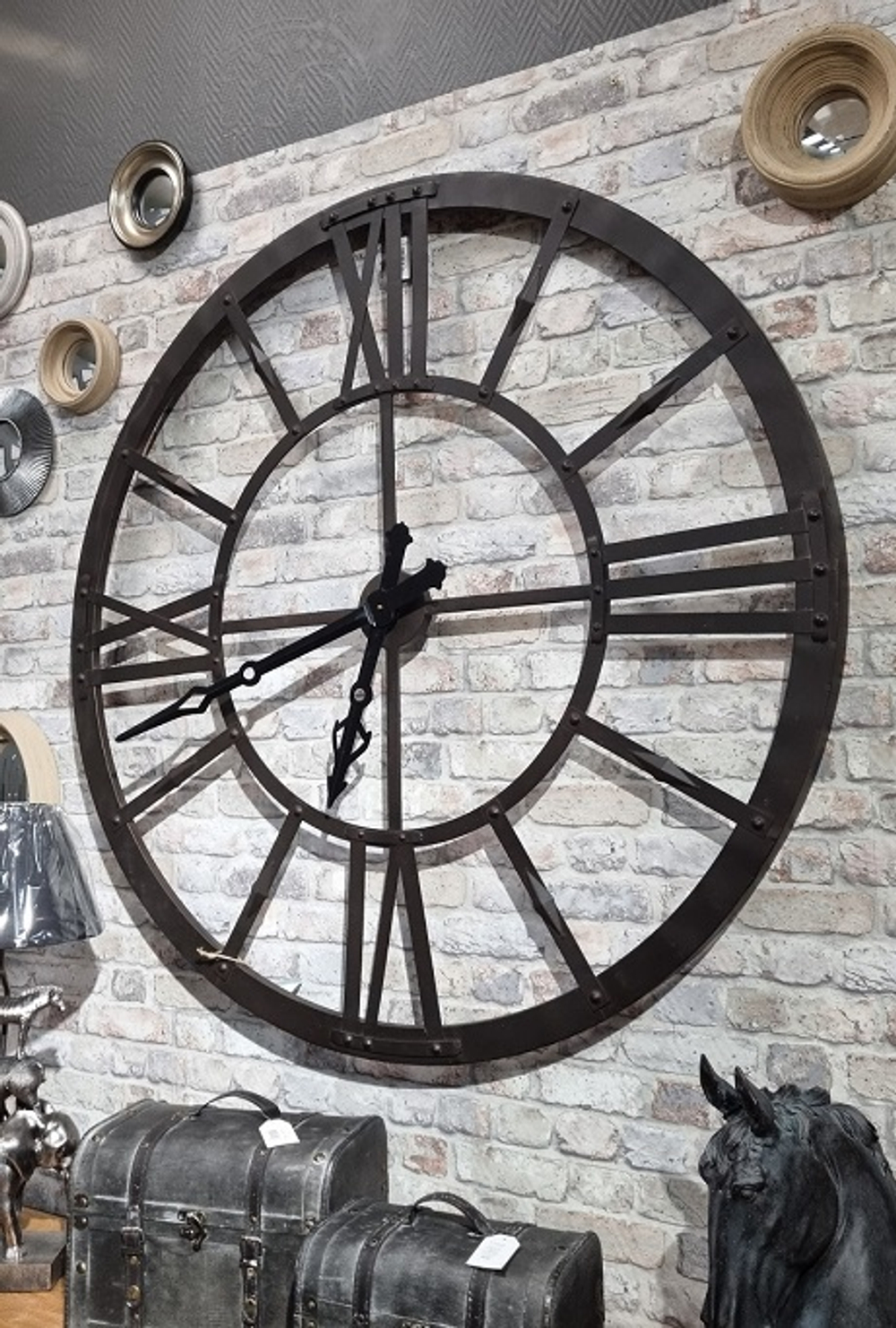 Часы Creative Co-Op, диаметром 120 см, Металл