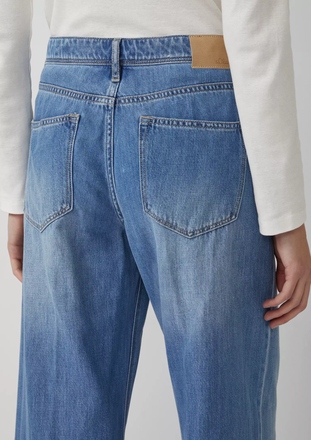 Джинсы Jeans Suri / Regular Fit / Mid Rise / Wide Leg s.Oliver