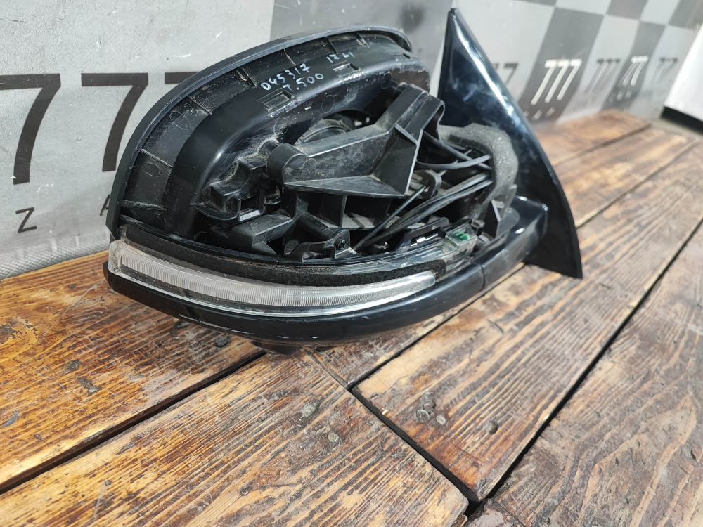 Зеркало правое 17 pin Tank 500 21-нв Б/У Оригинал 8202200XKV3AA