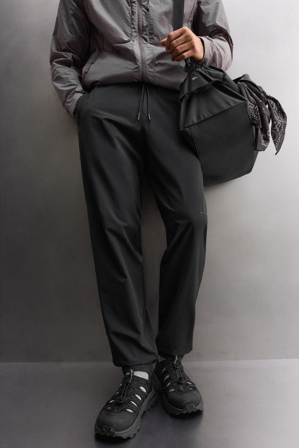 ZARA ТЕХНИЧНЫЕ БРЮКИ ДЛЯ ТРЕНИРОВОК, ЧЕРНЫЙ