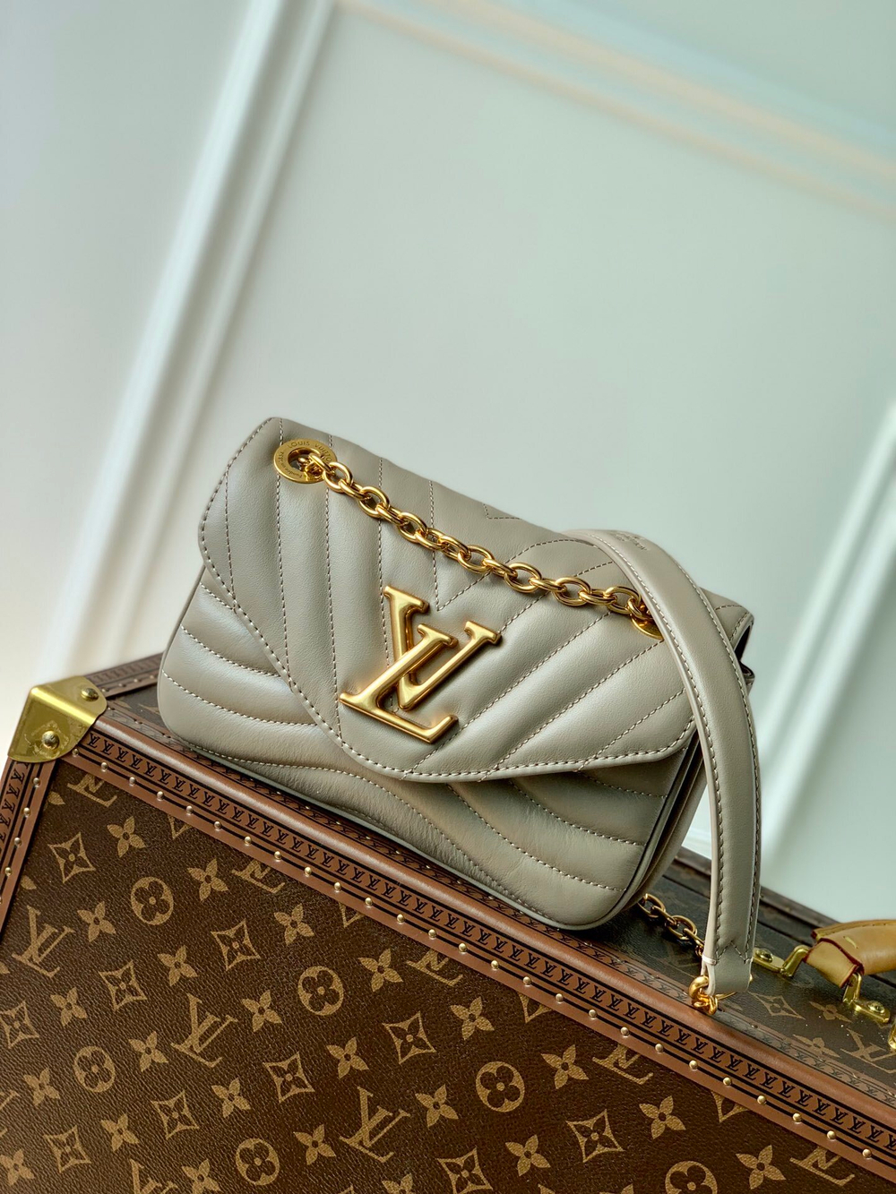 Louis Vuitton New Wave PM Chain Bag