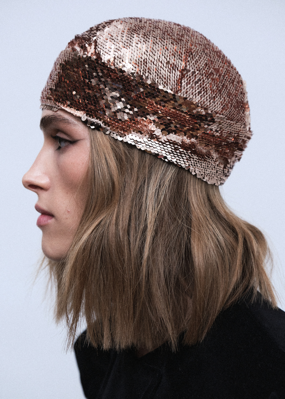 Шапочка с пайетками