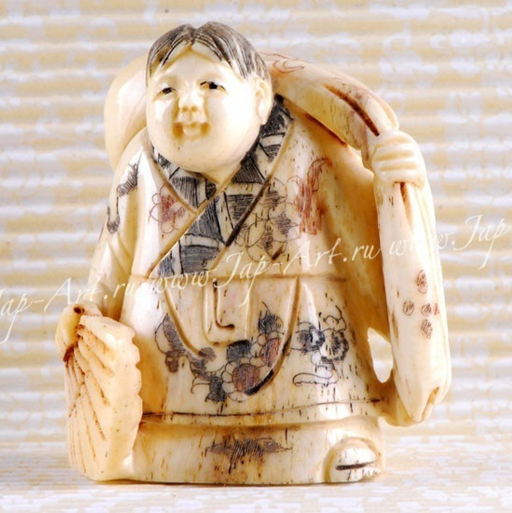 Нэцкэ Человек с веером и мешком