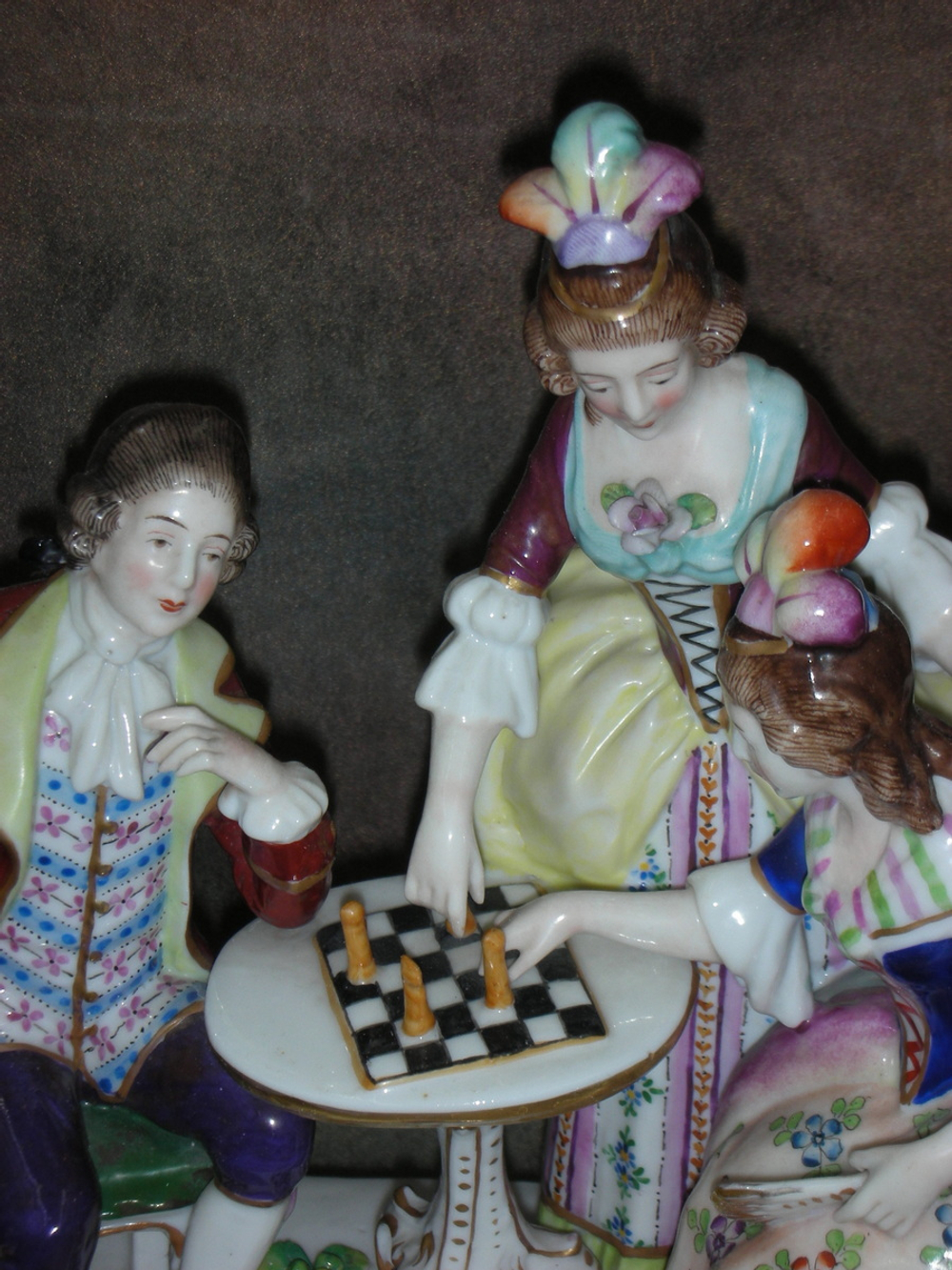 Статуэтка. Фарфор. За игрой в шахматы. Sitzendorf. Германия