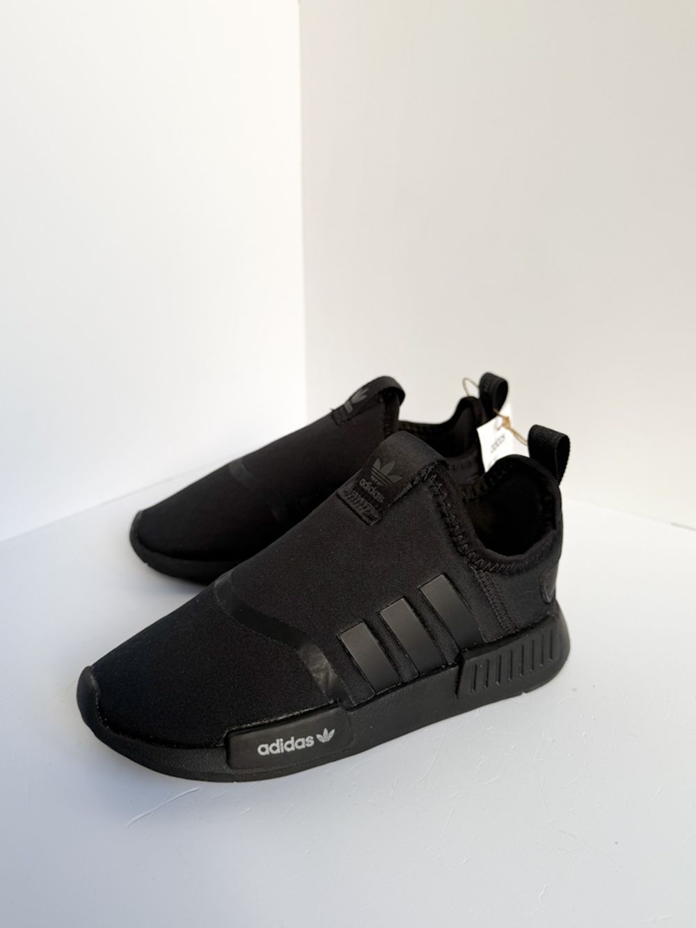 Новые текстильные кроссовки Adidas, 26