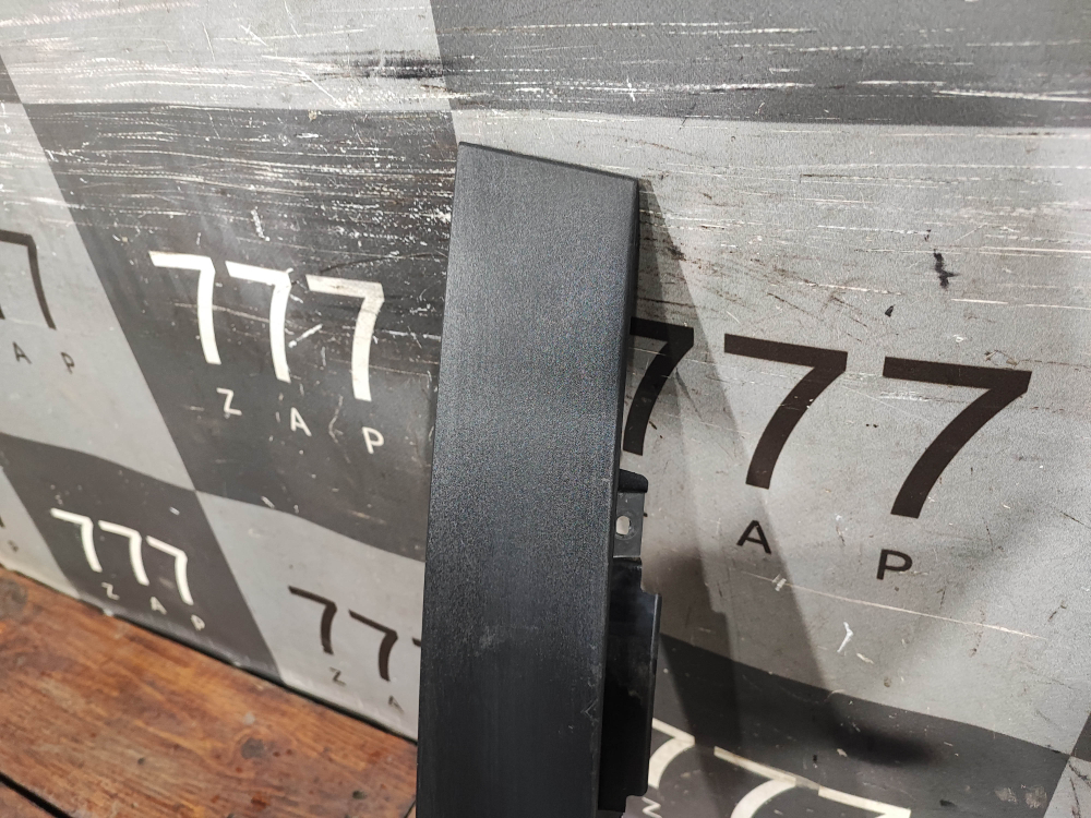 Накладка двери передней правой Kia Carnival 4 (KA4) 20-нв Б/У Оригинал 82260R0000