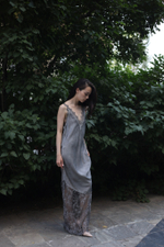 платье-комбинация с кружевной отделкой