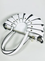 Женская белая сумка из натуральной кожи