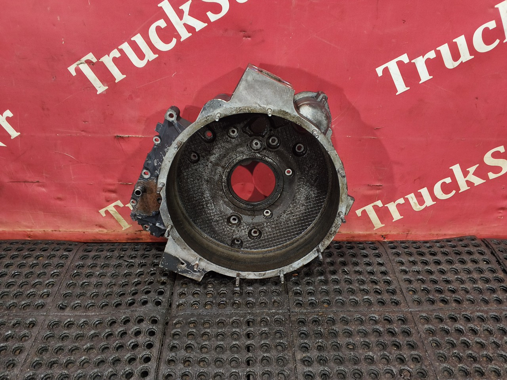 Кожух маховика