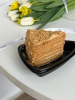 кусочек торта Наполеон