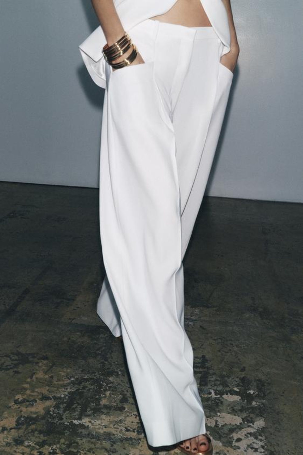 ZARA ШИРОКИЕ БРЮКИ С ЗАЩИПАМИ — ZW COLLECTION, ЭКРЮ