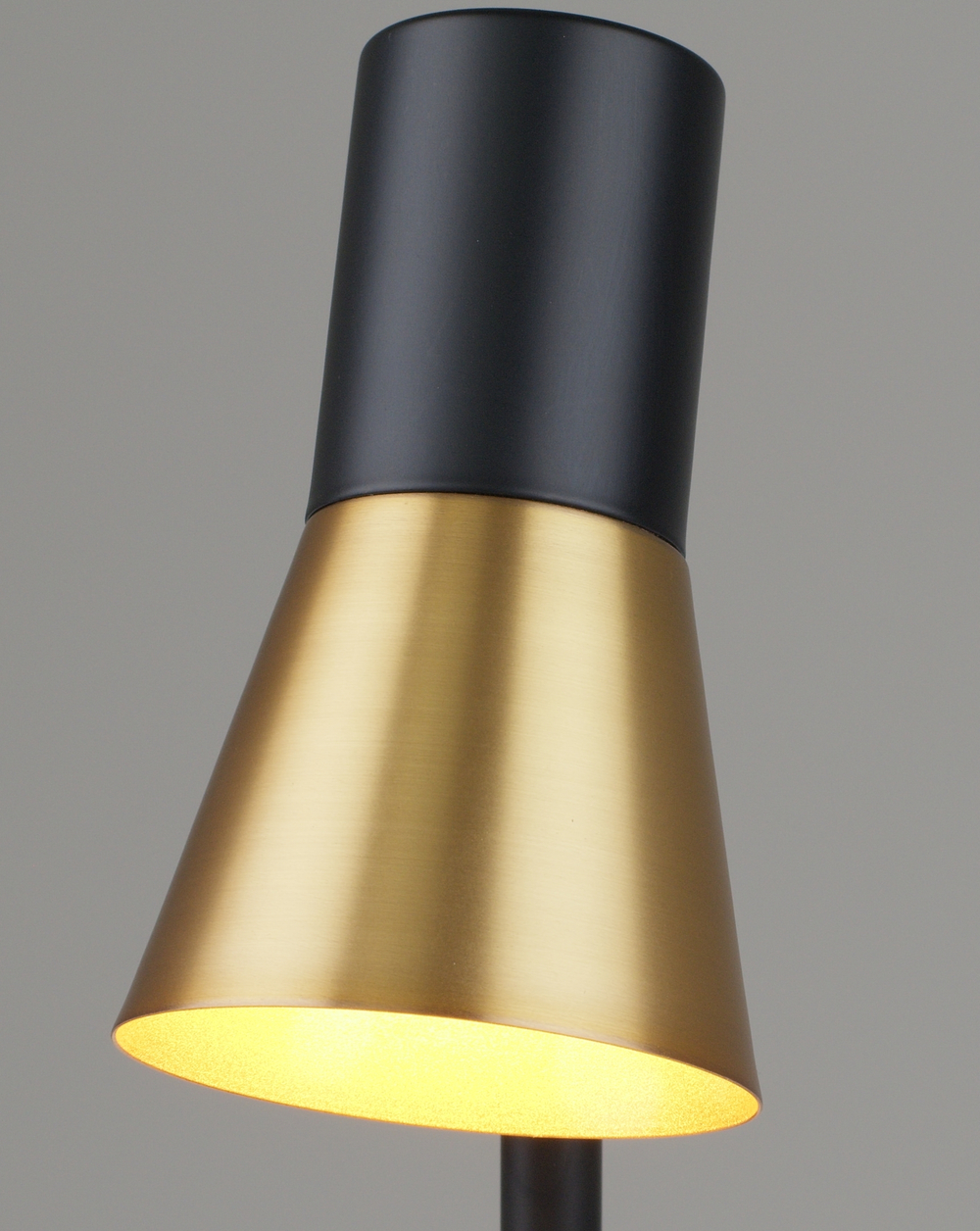 Лампа настольная Moderli V11325-1T Melro