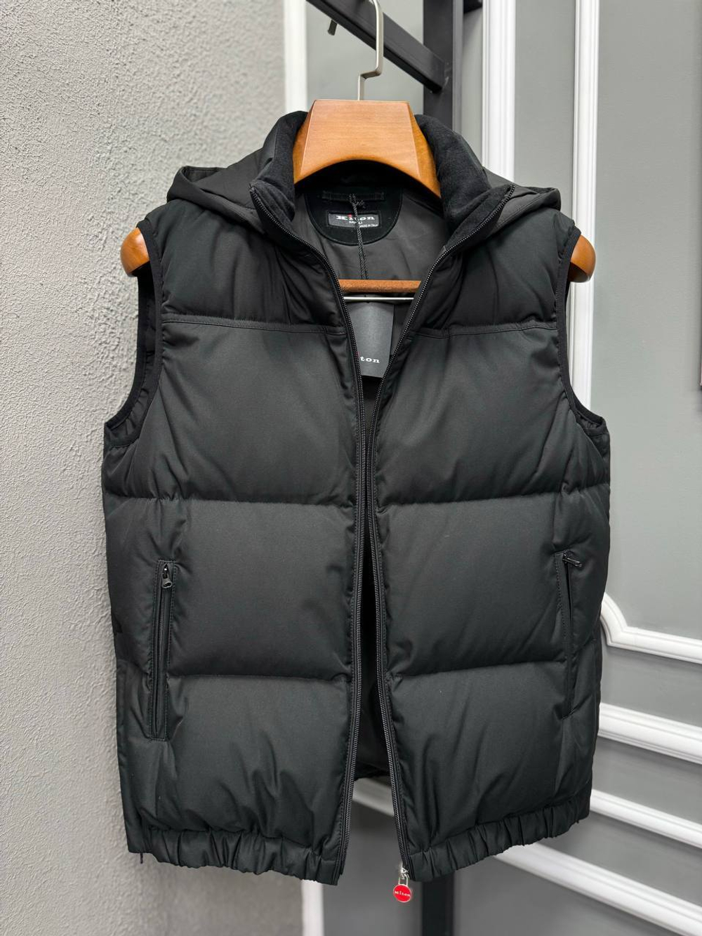 Безрукавка Kiton