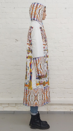 Пальто "Лабиринт 2", по мотивам средневековых буквиц и фантастических существ со страниц Псалтыри Латтрелла