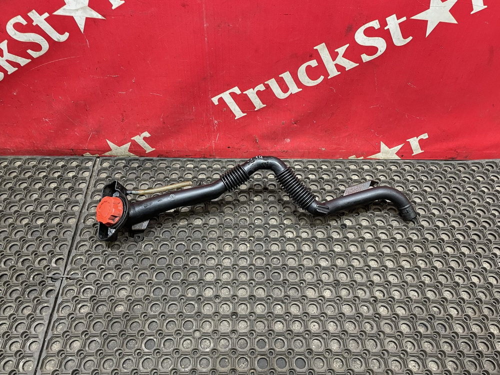 Горловина маслозаливная