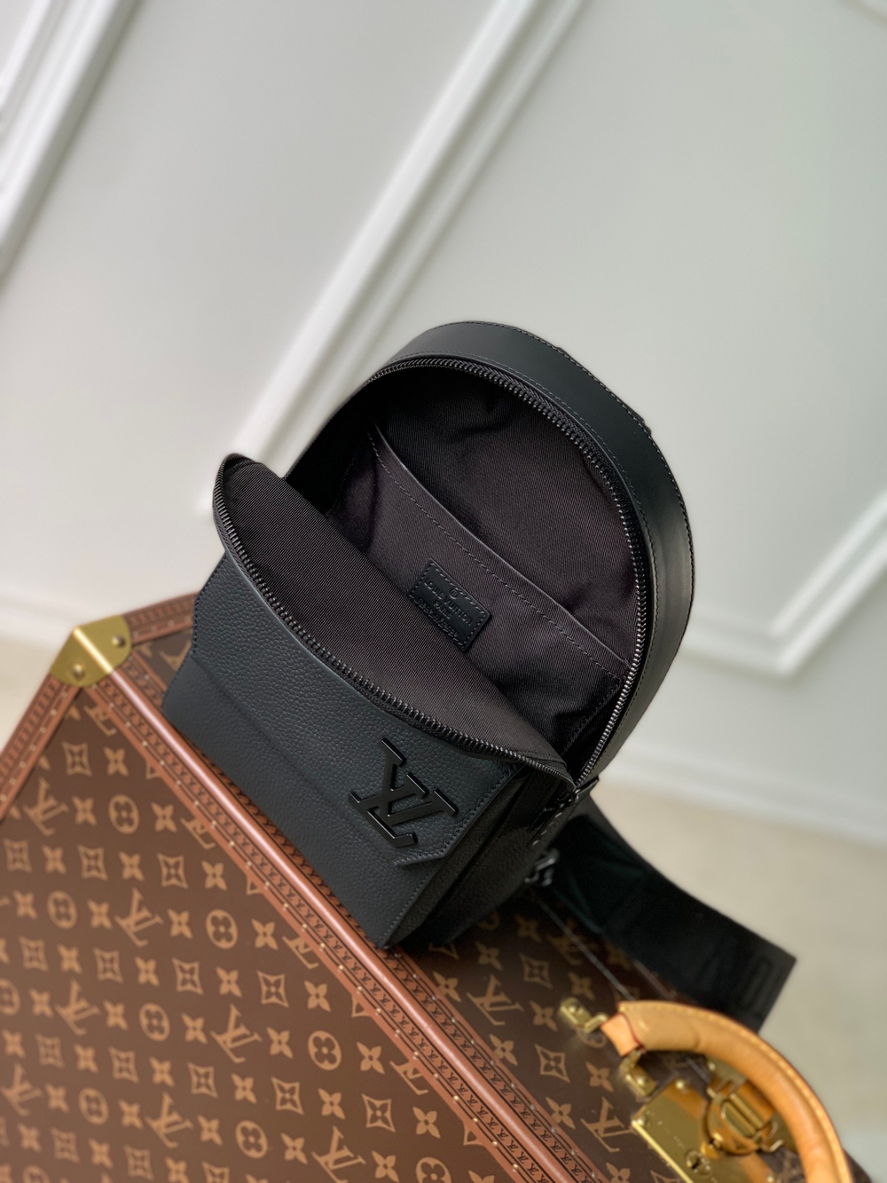 Louis Vuitton Pilot Slingbag