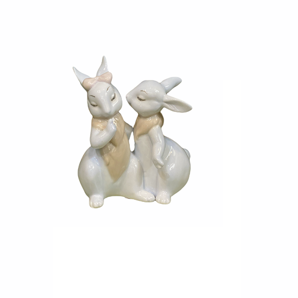 Пара кроликов