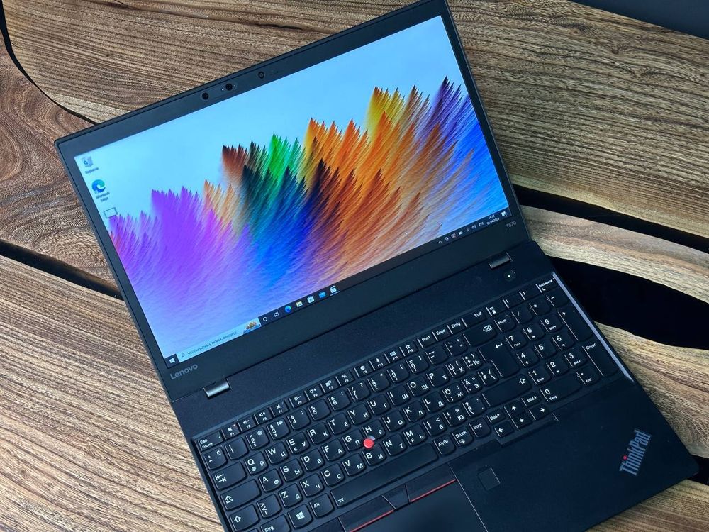 15.6" Ноутбук Lenovo ThinkPad T570 Touch (1920x1080, Intel Core i5-7300U, RAM 16ГБ, SSD 512ГБ, Intel HD Graphics 620, Win 10 Pro)