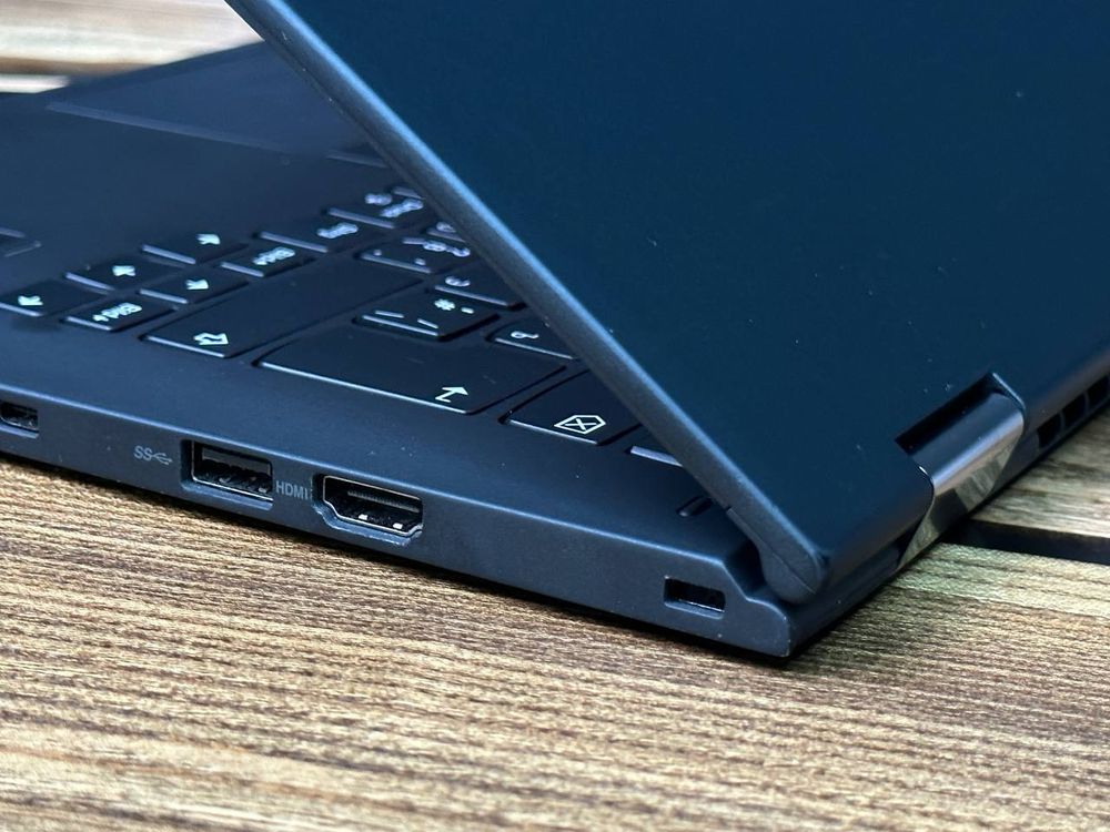 14" Ноутбук Lenovo Thinkpad Yoga X1 Gen 2 (2560x1440, Intel Core i7-7600U, RAM 16ГБ, SSD 512ГБ, Intel HD Graphics 620 , Win 10 Pro)