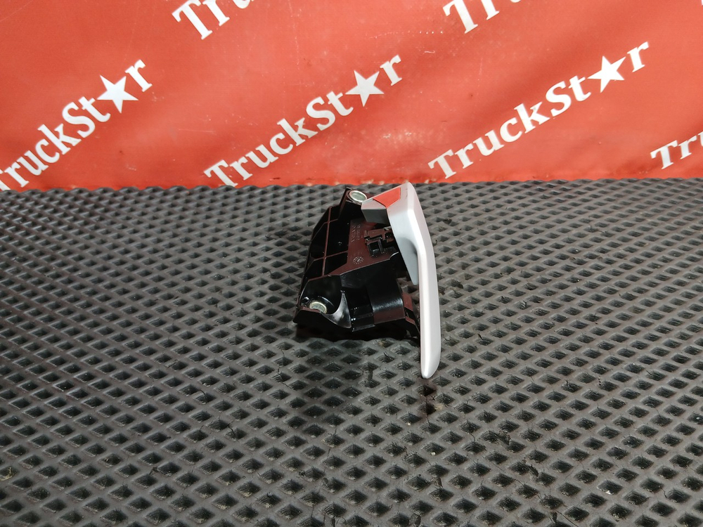 Ручка двери внутренняя правая