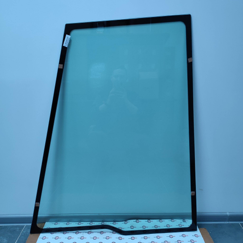 Стекло левой двери верхнее для JCB 3CX/4CX