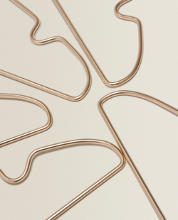 ZARA HOME МЕТАЛЛИЧЕСКАЯ ВЕШАЛКА (НАБОР ИЗ 5 ШТ.), ЗОЛОТОЙ