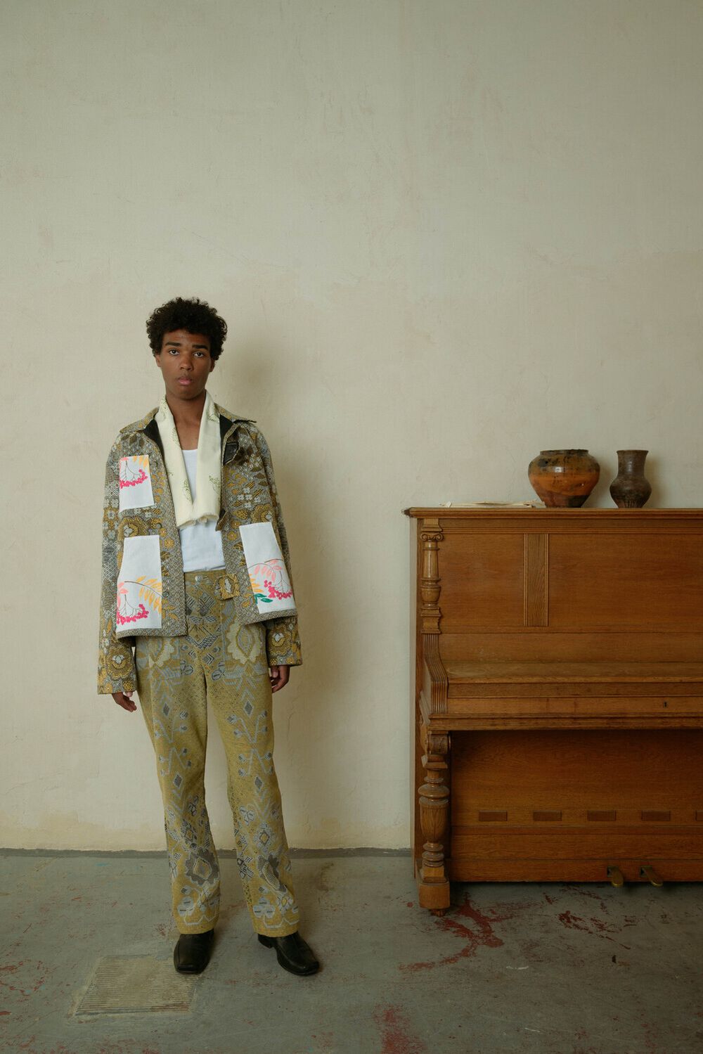 Купить Куртка Soeurs с Вышивкой Рябины / Hand-Embroidered Romanberry Pockets серая Куртка Soeurs с Вышивкой Рябины / Hand-Embroidered Romanberry Pockets серая