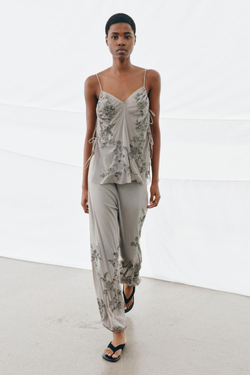 ZARA ТОП С ВЫШИВКОЙ И ПАЙЕТКАМИ, СВЕТЛО-СЕРЫЙ