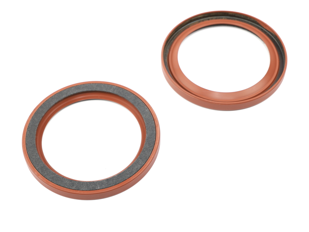 Сальник 100x125x11 дв. ЯМЗ-536, 534 коленчатого вала задний МКВ с конической губой и фетром (красный/FPM+MKB) Резинотехника г. Балаково  ( ОЕ 5340.1005161-02МКВ+ф )