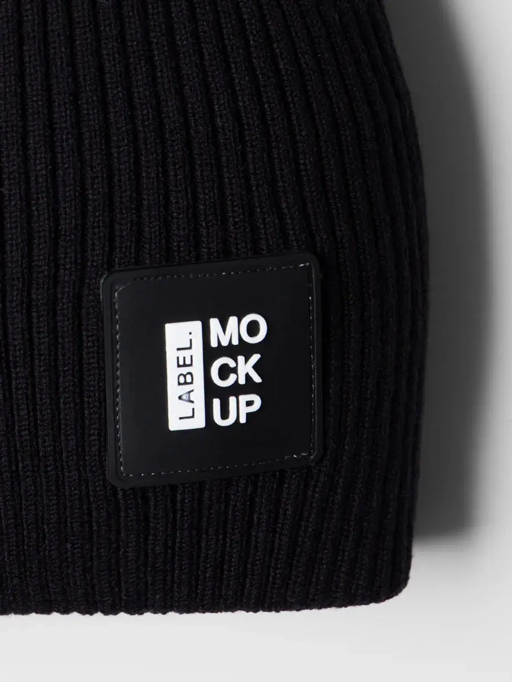 Черная шапка детская бини на осень