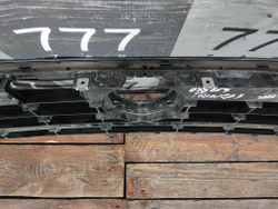 Решетка радиатора Volkswagen Touareg 3 18-нв Б/У Оригинал 760853651JBUS