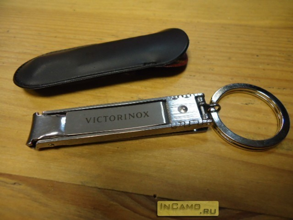 Брелок книпсер и пилка для ногтей VICTORINOX VC-8.2055.CB в чехольчике