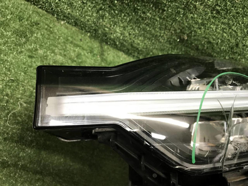 Битая Фара левая Volvo XC60 2 (2017-2021) LED