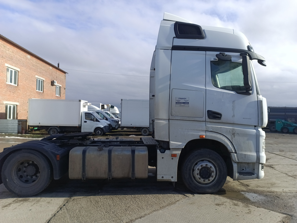 КамАЗ 54901 4x2 Седельный тягач 54901-054-94 (Дизельный, 11,9 л, 450 л.с., АТ)