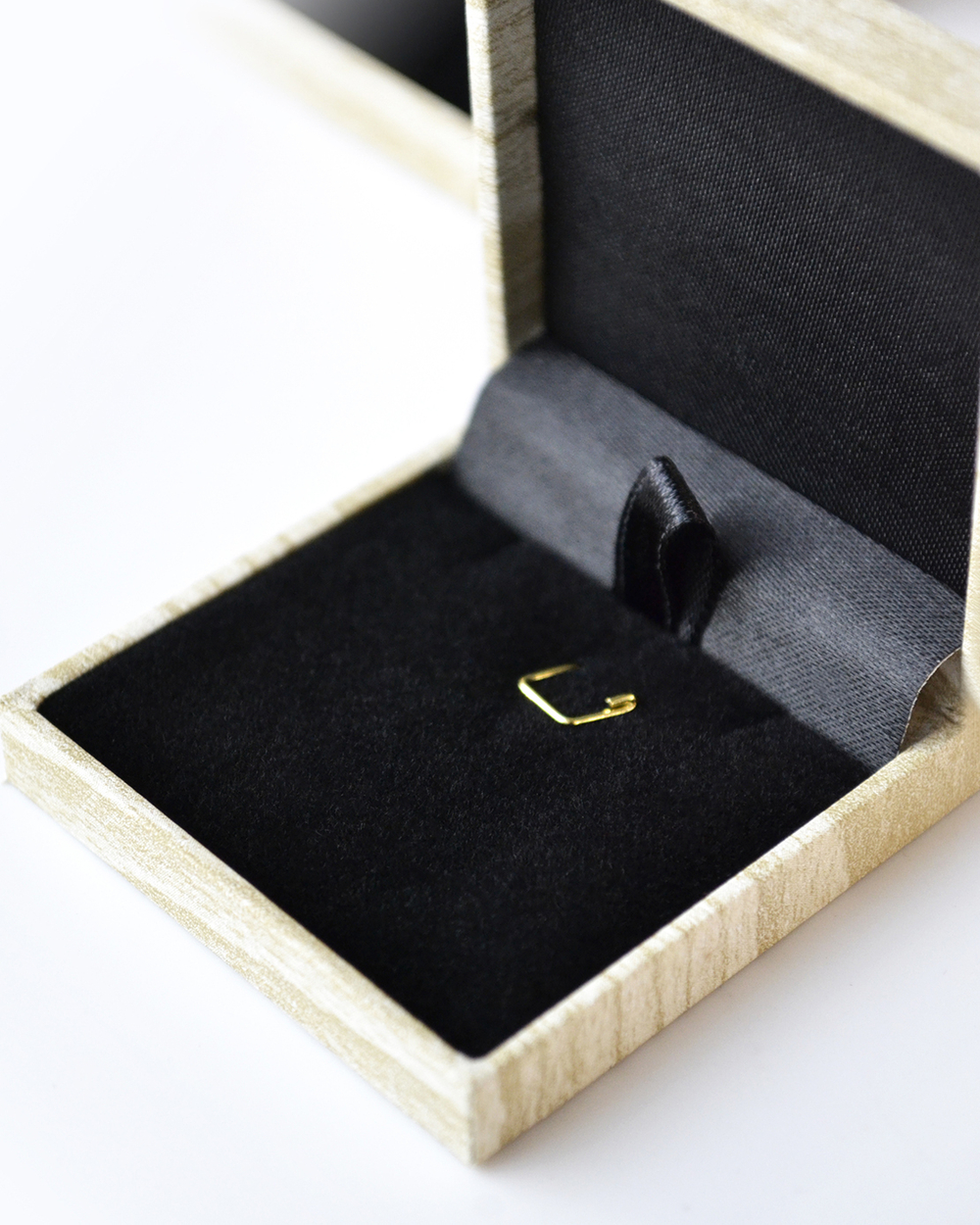 Футляр «Карлос» 50x50x15 мм под подвеску