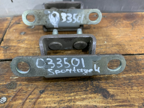 Петли крышки багажника Kia Sportage 4 (QL) 16-22 Б/У Оригинал 79710D9000