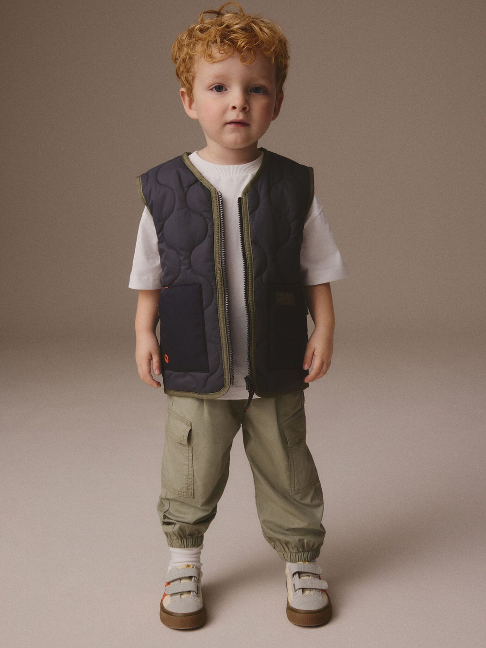 Жилет стеганый для мальчика Next Q60-439, Темно-серый