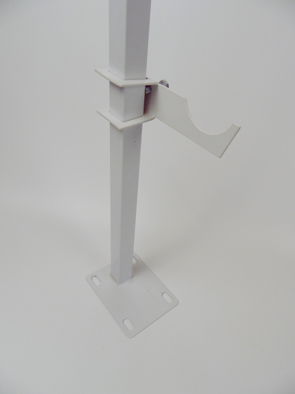 С12.5.80 Кронштейн напольный регулируемый (высота стойки 800 мм)