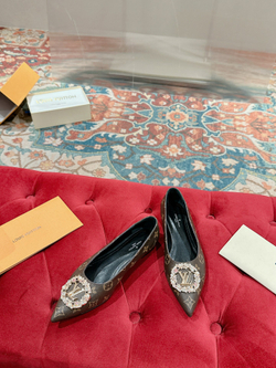 Louis Vuitton Met Flat Ballerina