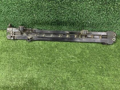 Кронштейн радиатора левый Toyota Land Cruiser 200 (2007-2021)