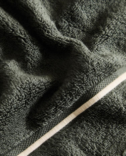 ZARA HOME ПОЛОТЕНЦЕ С ВЫШИТОЙ КАЙМОЙ, ЗЕЛЕНЫЙ