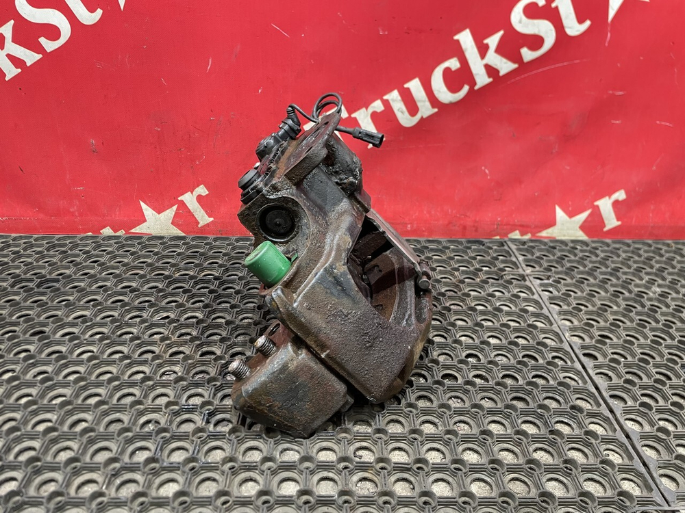 Суппорт передний правый 2016г.