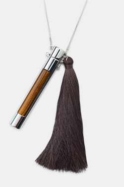 ZARA МЕТАЛЛИЧЕСКОЕ КОЛЬЕ С ТРУБКОЙ И БАХРОМОЙ, СЕРЕБРИСТЫЙ