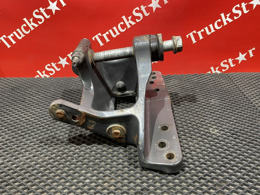 Кронштейн полурессоры передней